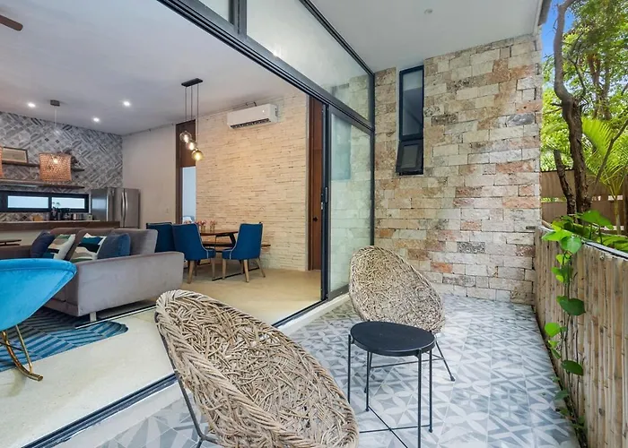 Cosy Designed 5bdr 8beds Dual Apts W Amenities