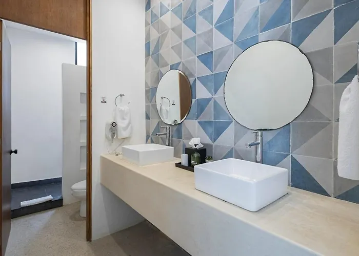 Cosy Designed 5bdr 8beds Dual Apts W Amenities Apartment *