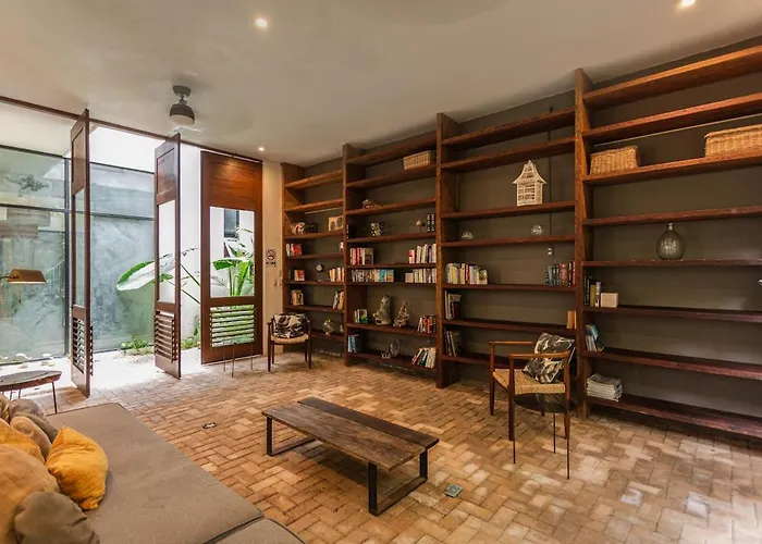 Cosy Designed 5bdr 8beds Dual Apts W Amenities Apartment