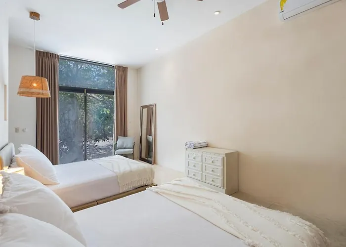 Cosy Designed 5bdr 8beds Dual Apts W Amenities Apartment